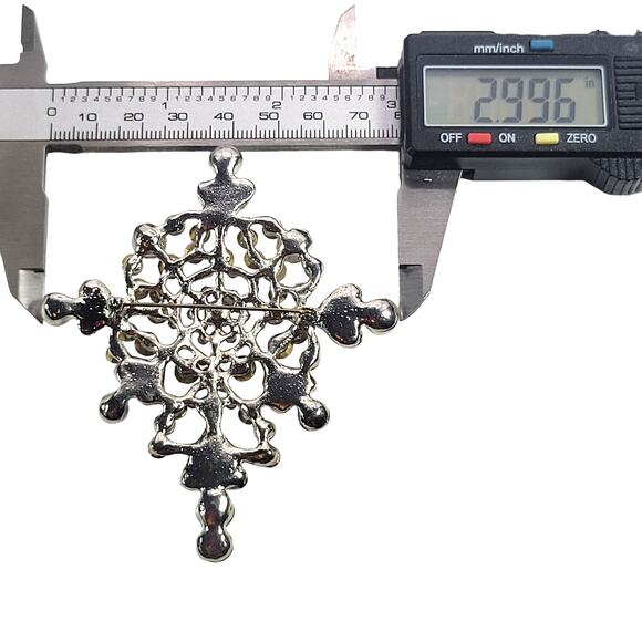 Crystal Rhinestone Snowflake Brooch Pin Large 3.5" READ Description Silver Tone - Picture 4 of 16